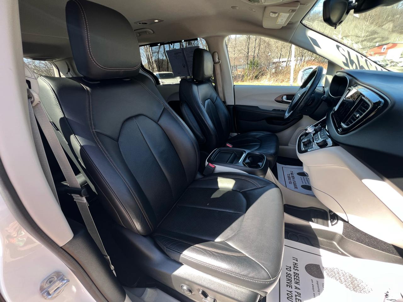 Chrysler Pacifica Touring L FWD 2018