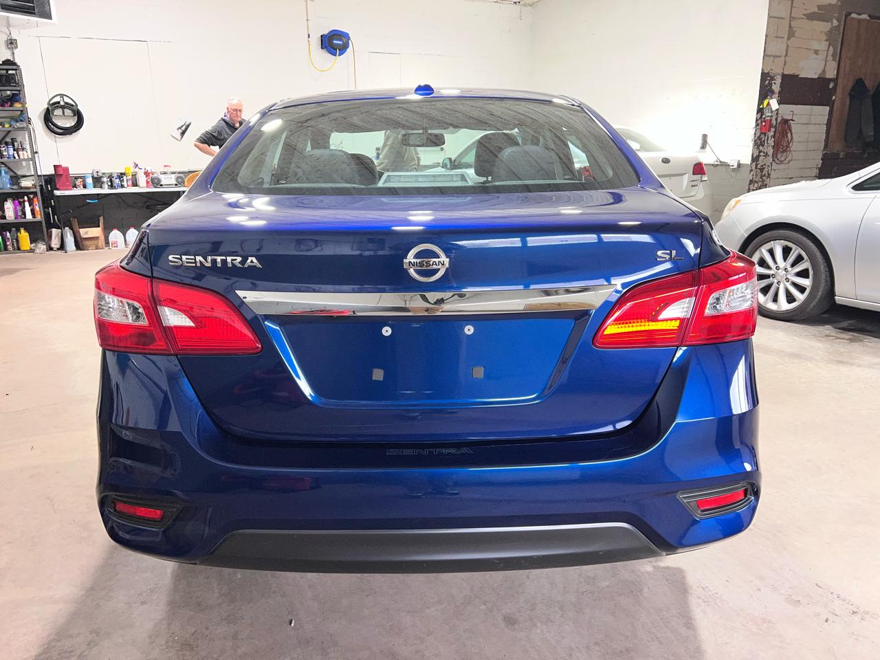 Nissan Sentra 4dr Sdn I4 CVT SL 2016