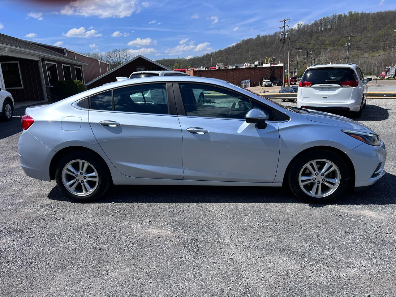 Chevrolet Cruze 4dr Sdn 1.4L LT w/1SD 2017