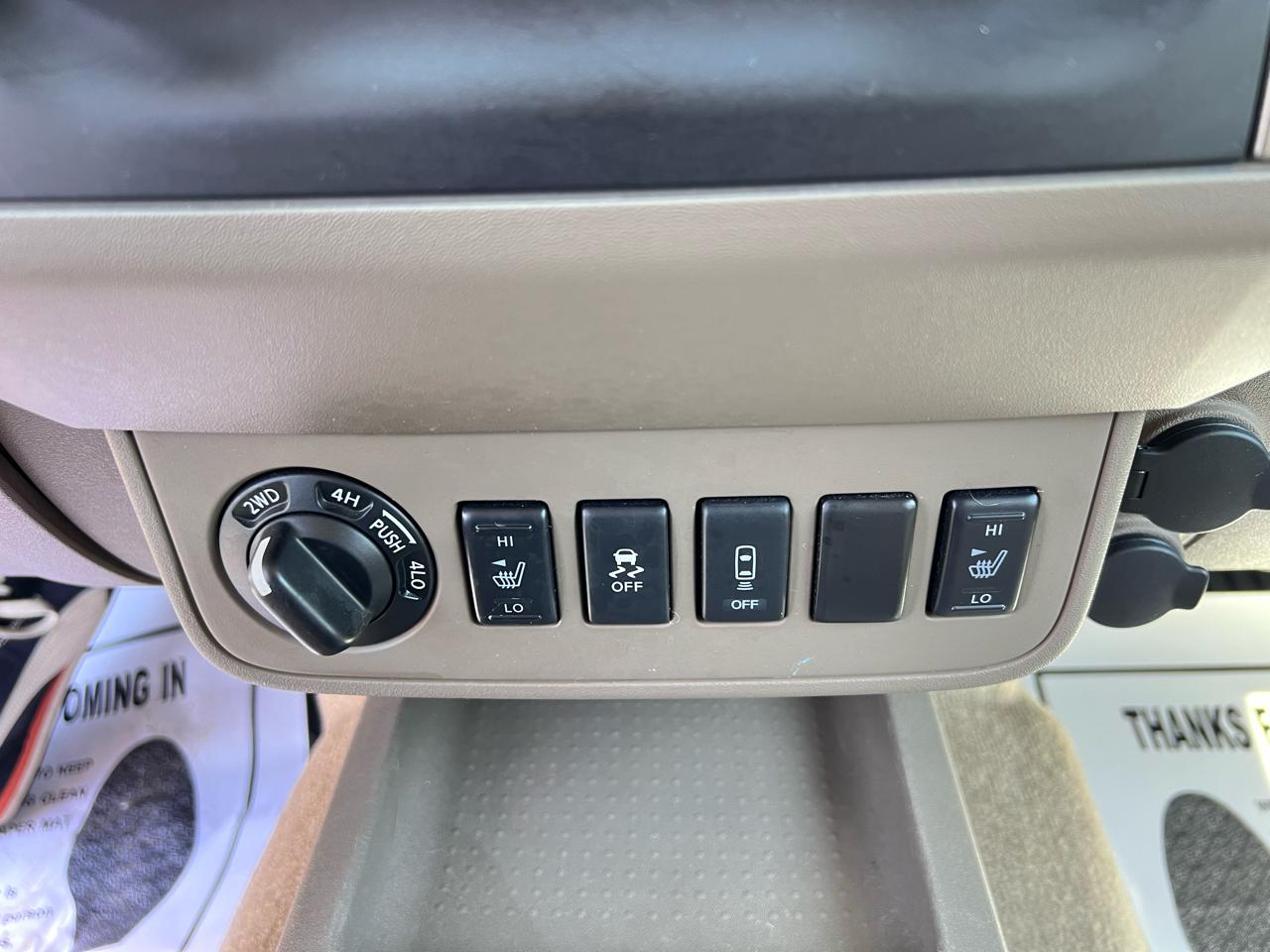 Nissan Frontier 4WD Crew Cab SWB Auto SL 2014