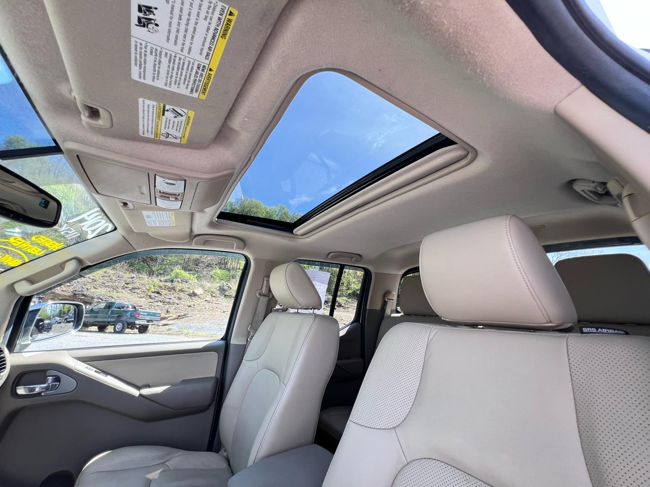 Nissan Frontier 4WD Crew Cab SWB Auto SL 2014