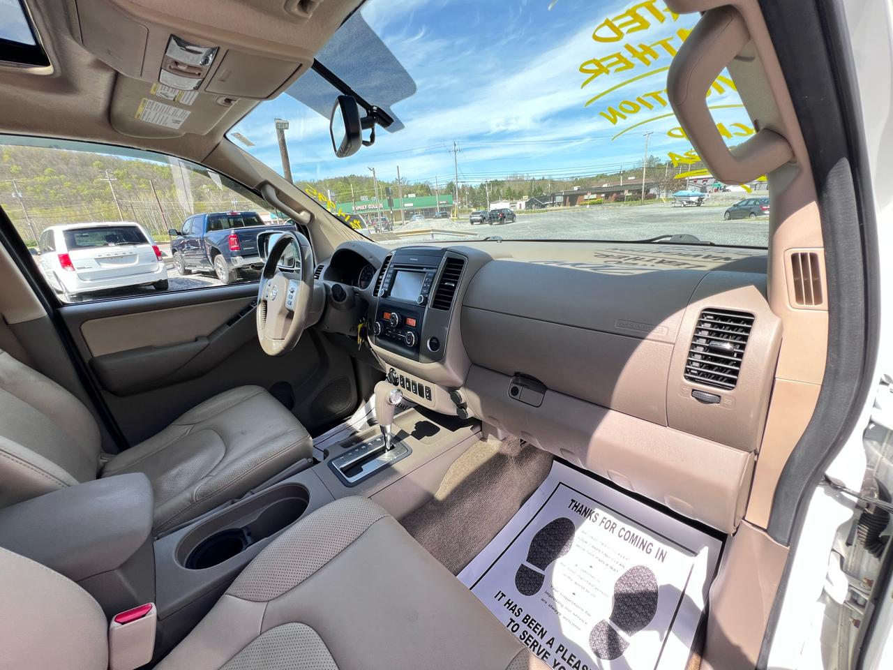 Nissan Frontier 4WD Crew Cab SWB Auto SL 2014