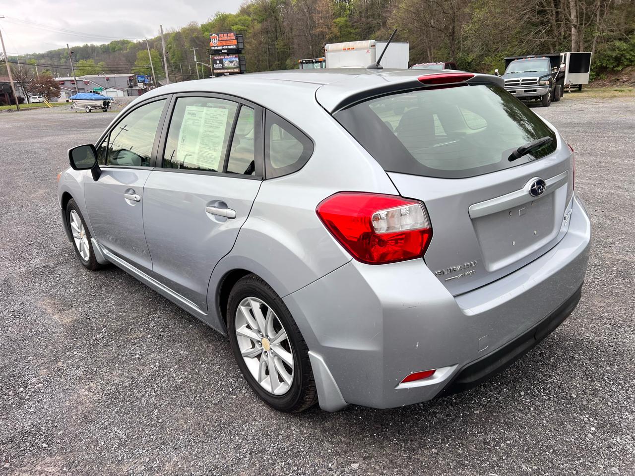 Subaru Impreza Wagon 5dr Auto 2.0i Premium 2014