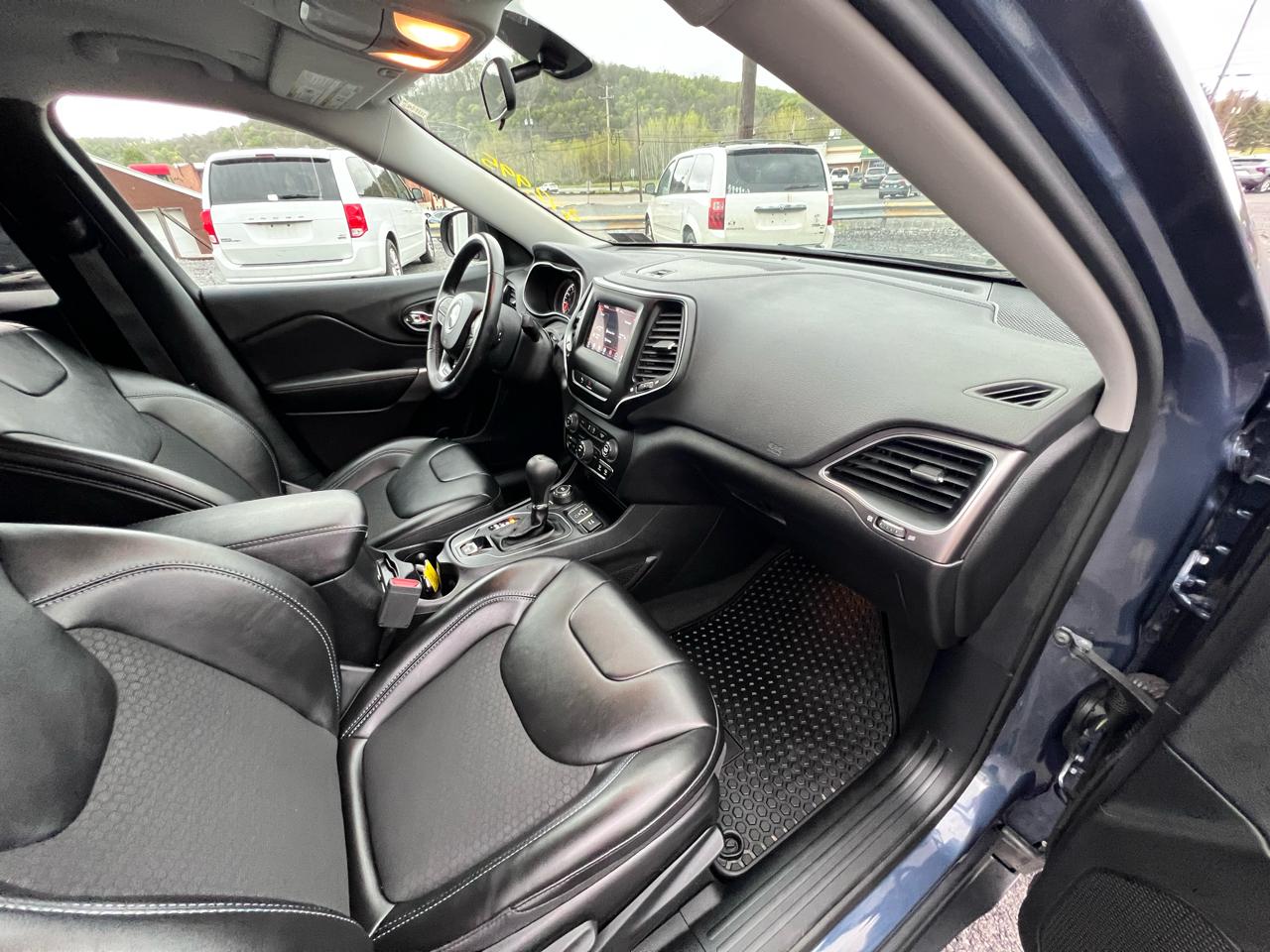 Jeep Cherokee Latitude Plus 4x4 2020