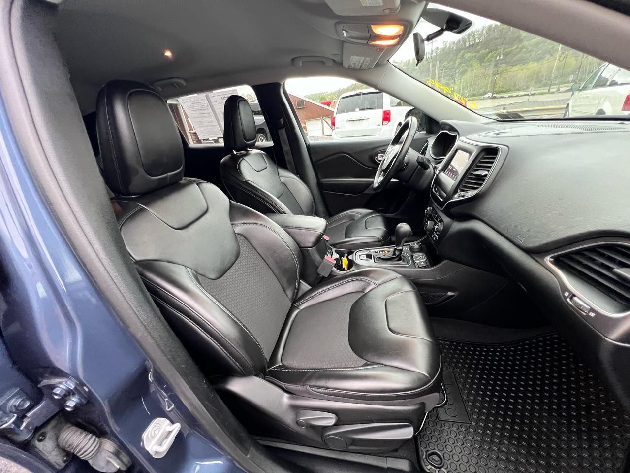 Jeep Cherokee Latitude Plus 4x4 2020