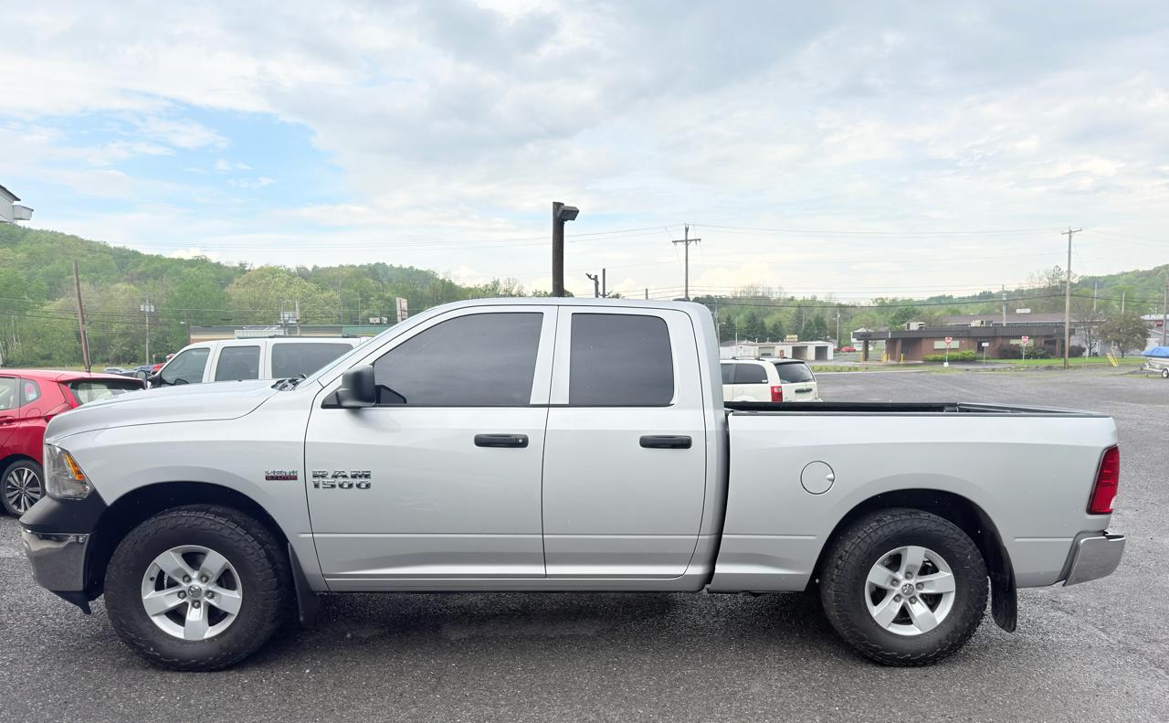 RAM 1500 4WD Quad Cab 140.5" ST 2017