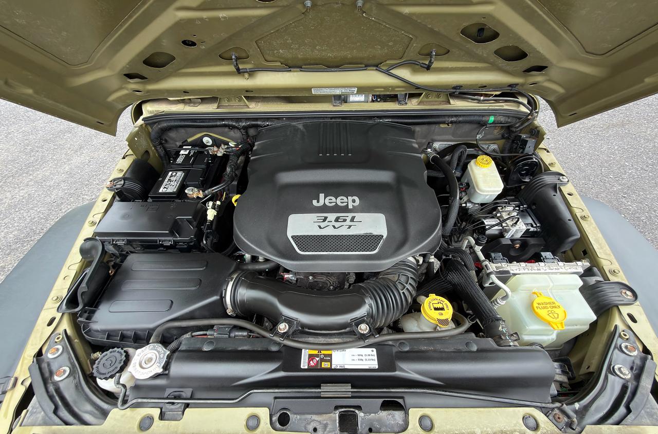 Jeep Wrangler Unlimited 4WD 4dr Sport 2013