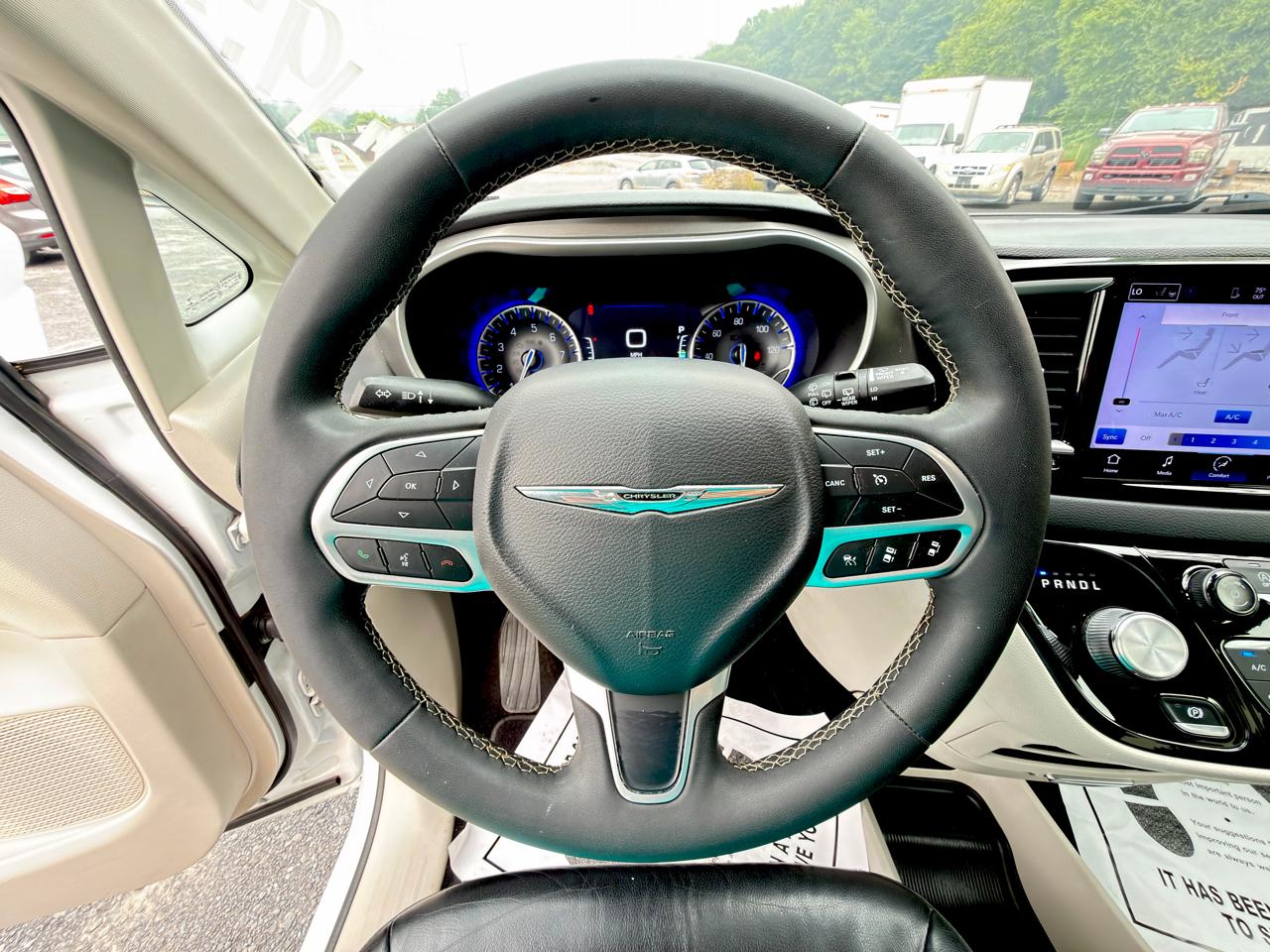 Chrysler Pacifica Touring L FWD 2022