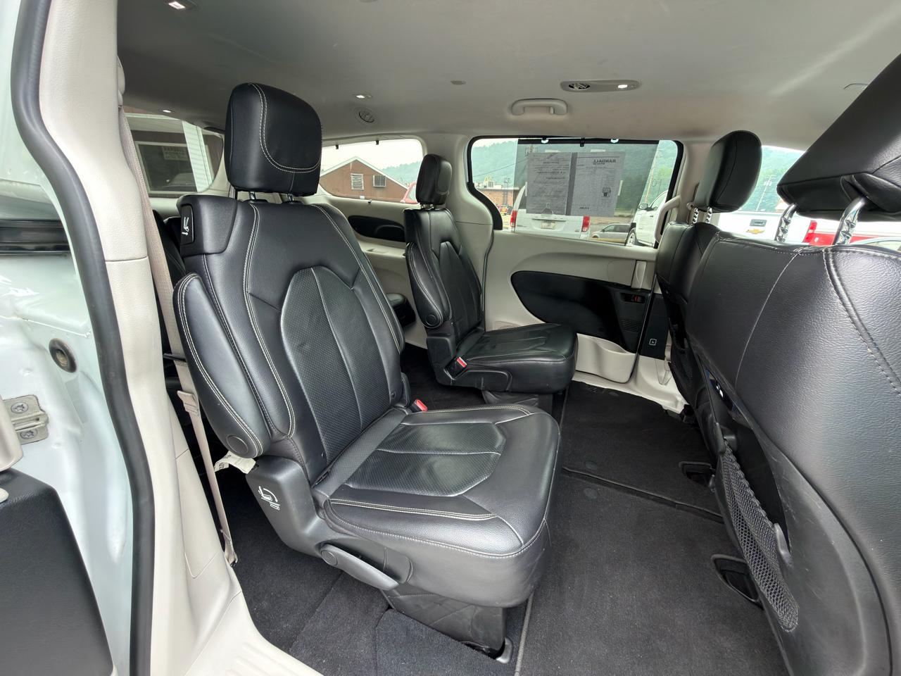Chrysler Pacifica Touring L FWD 2022