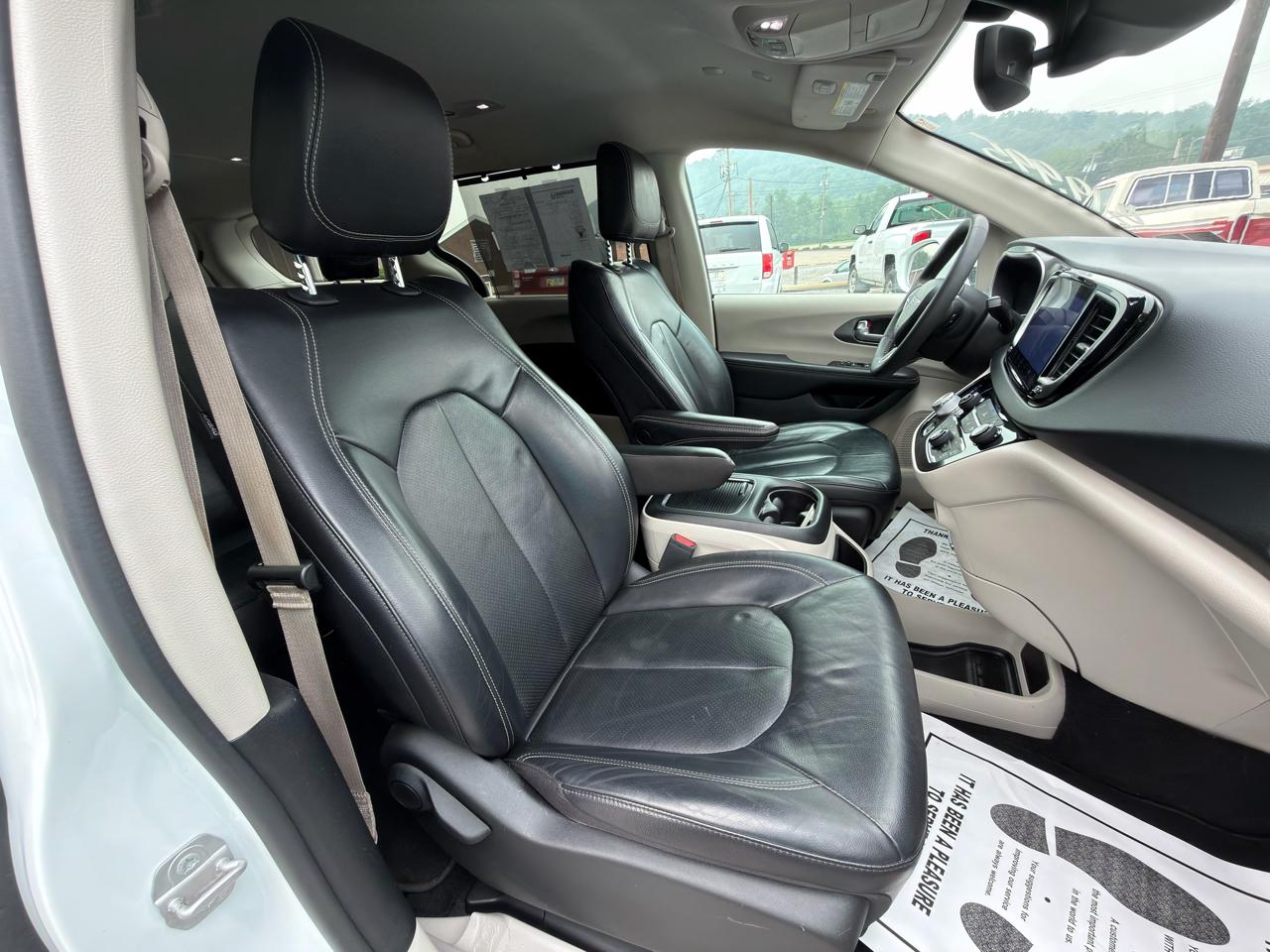 Chrysler Pacifica Touring L FWD 2022