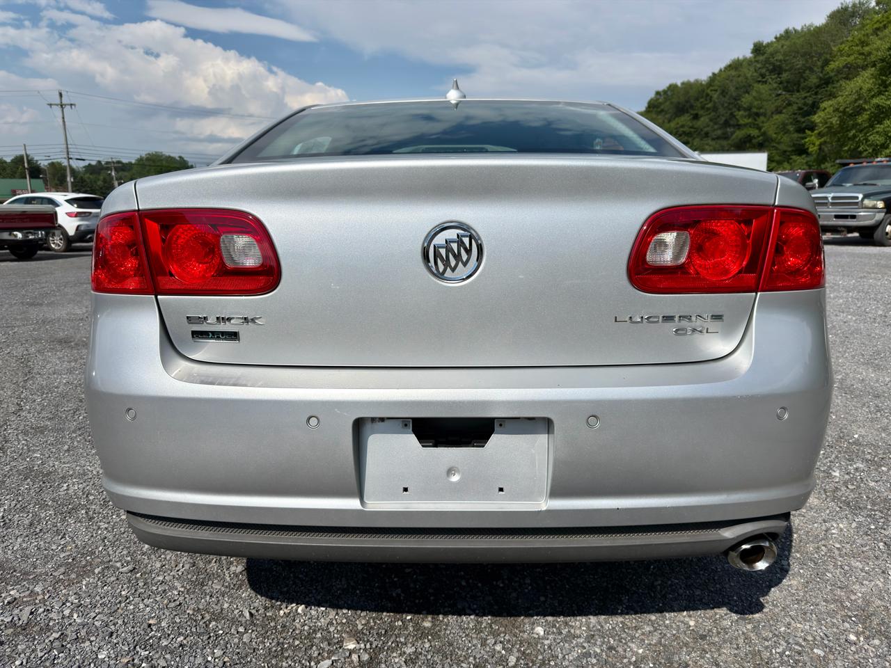 Buick Lucerne 4dr Sdn CXL 2011