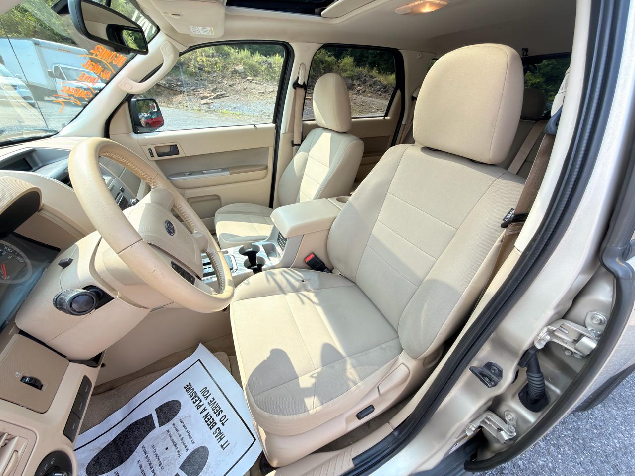 Ford Escape 4WD 4dr XLT 2012