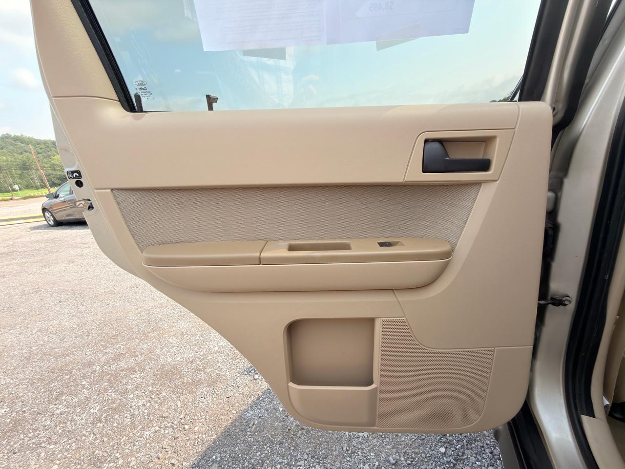 Ford Escape 4WD 4dr XLT 2012
