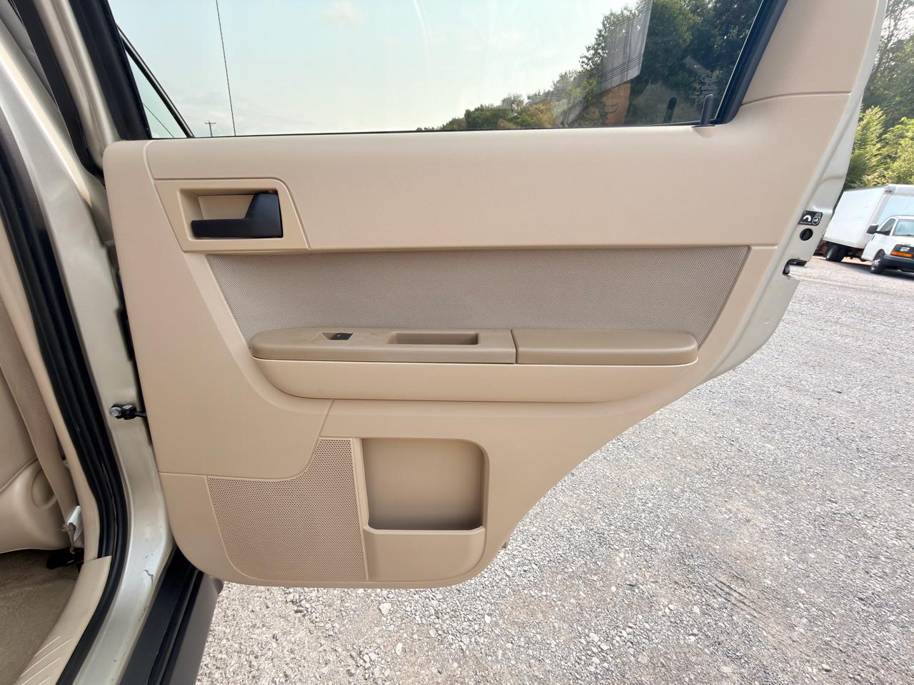 Ford Escape 4WD 4dr XLT 2012