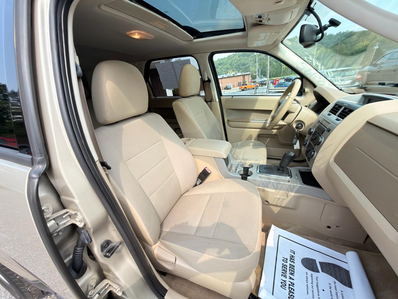 Ford Escape 4WD 4dr XLT 2012
