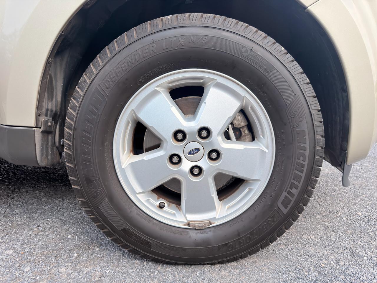 Ford Escape 4WD 4dr XLT 2012