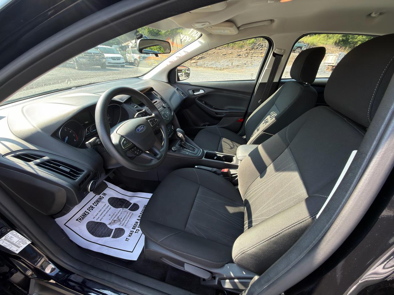 Ford Focus SE Sedan 2017