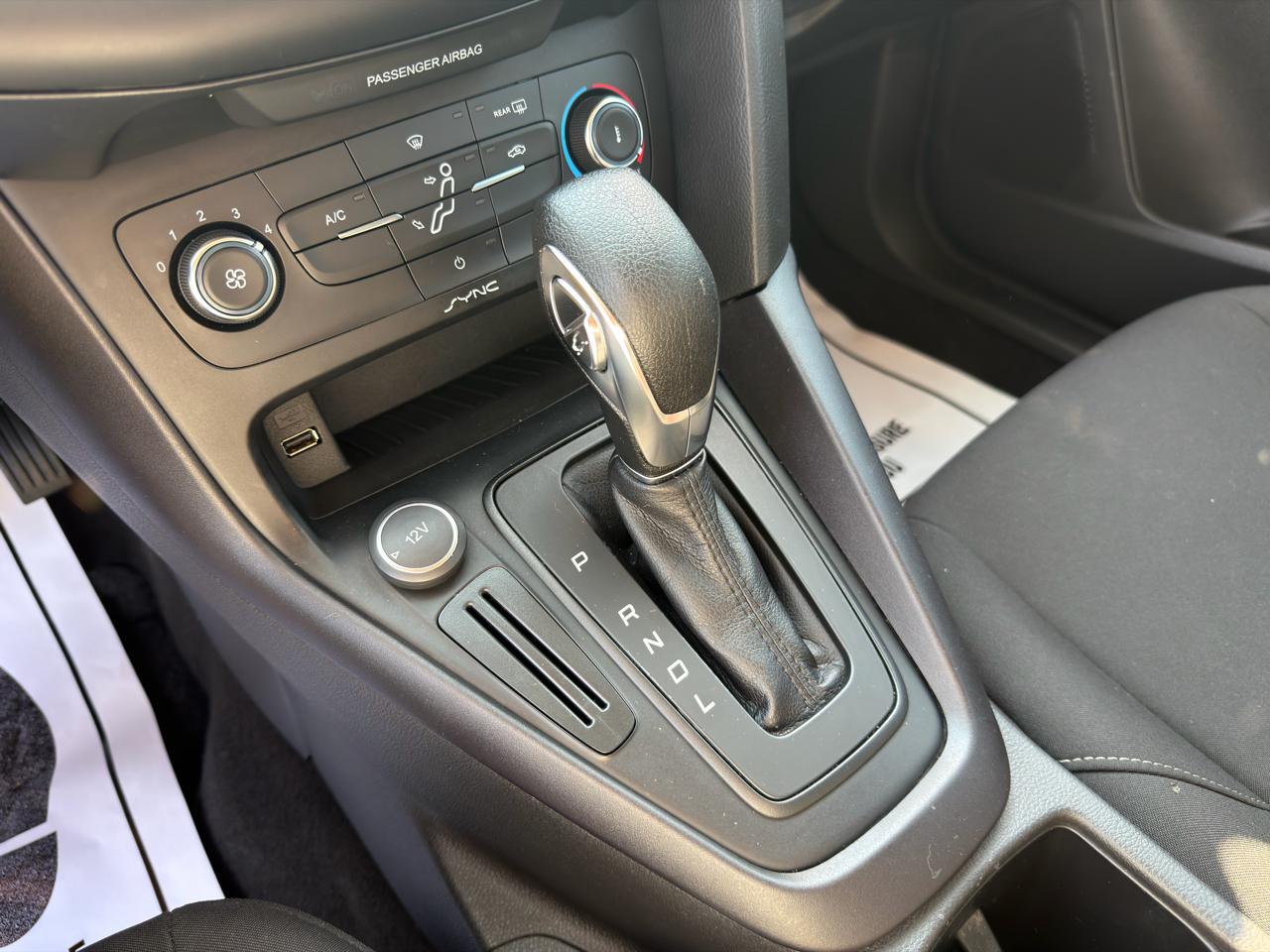 Ford Focus SE Sedan 2017