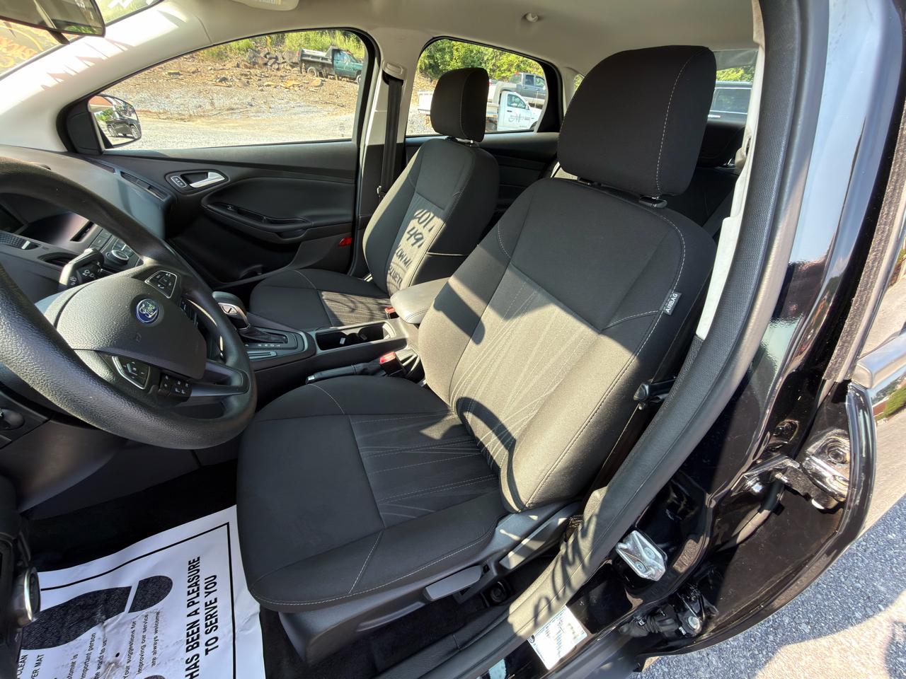 Ford Focus SE Sedan 2017
