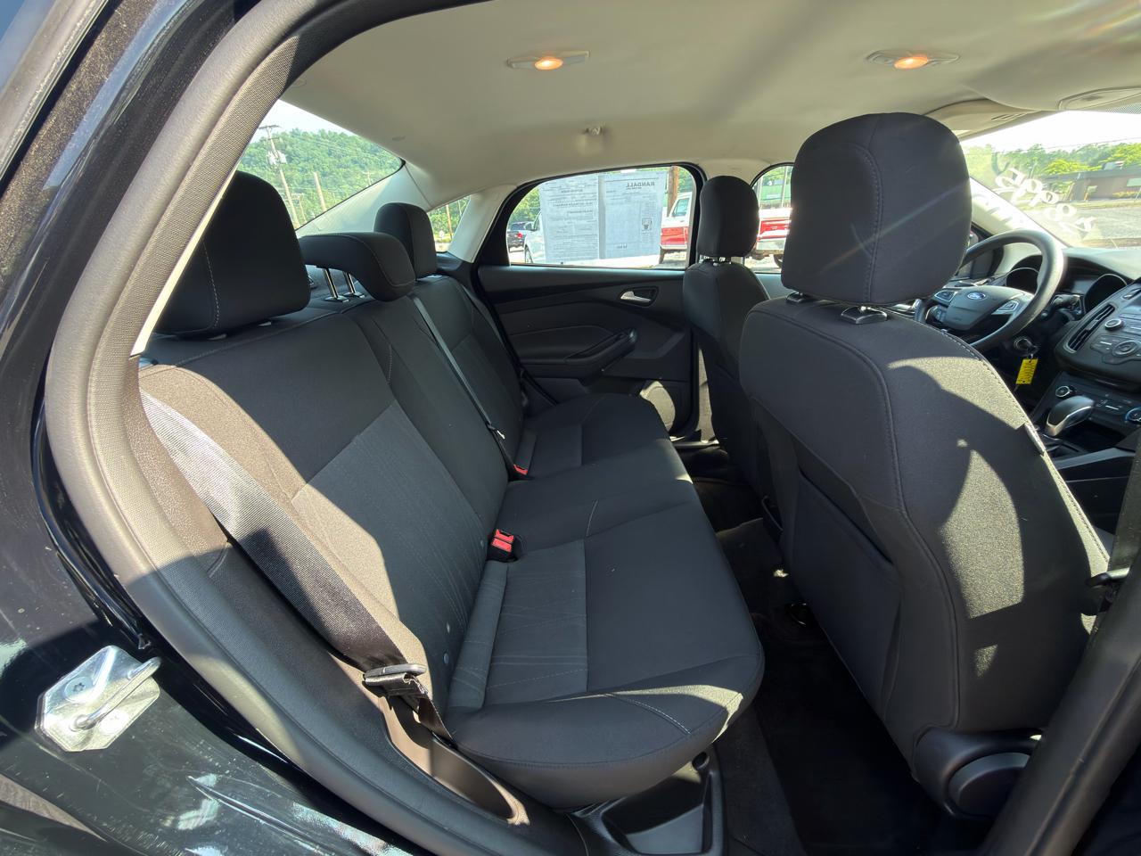 Ford Focus SE Sedan 2017