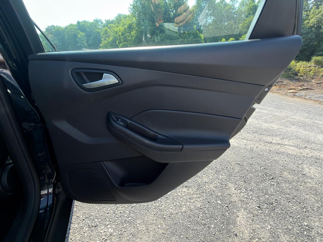 Ford Focus SE Sedan 2017