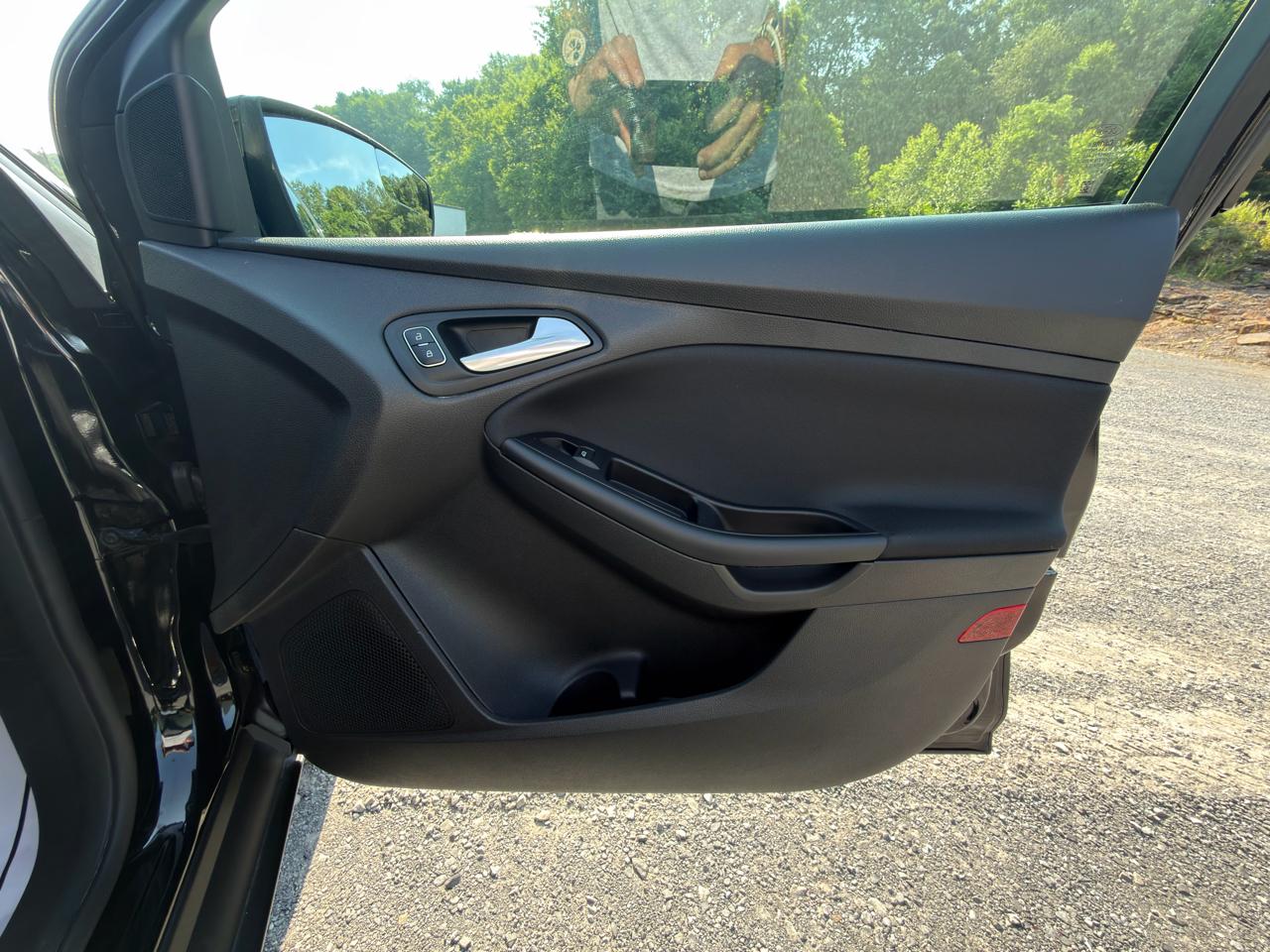 Ford Focus SE Sedan 2017