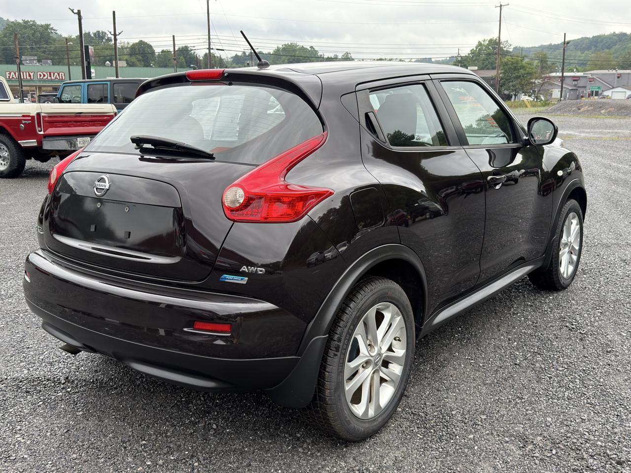 Nissan Juke 5dr Wgn CVT S AWD 2014