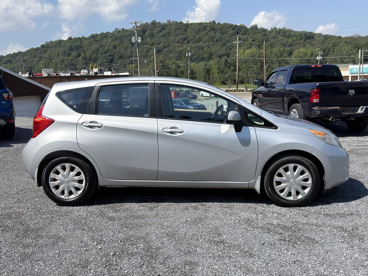 Nissan Versa Note 5dr HB CVT 1.6 SV 2014