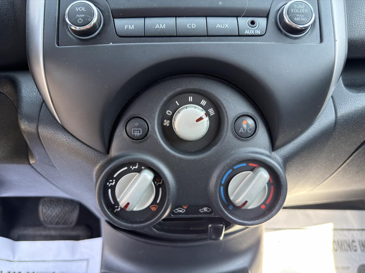 Nissan Versa Note 5dr HB CVT 1.6 SV 2014