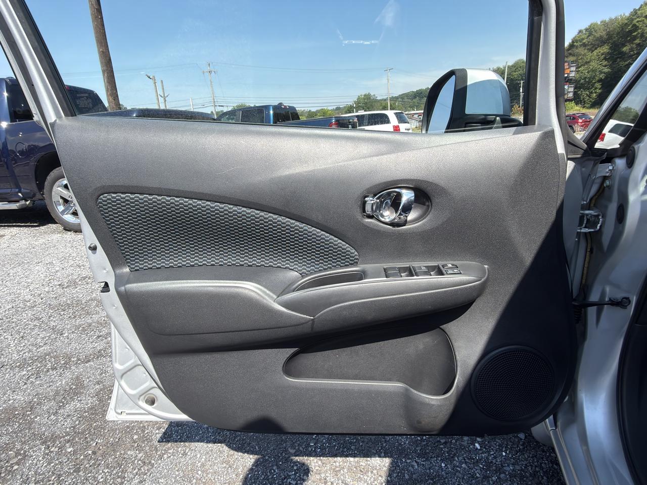 Nissan Versa Note 5dr HB CVT 1.6 SV 2014