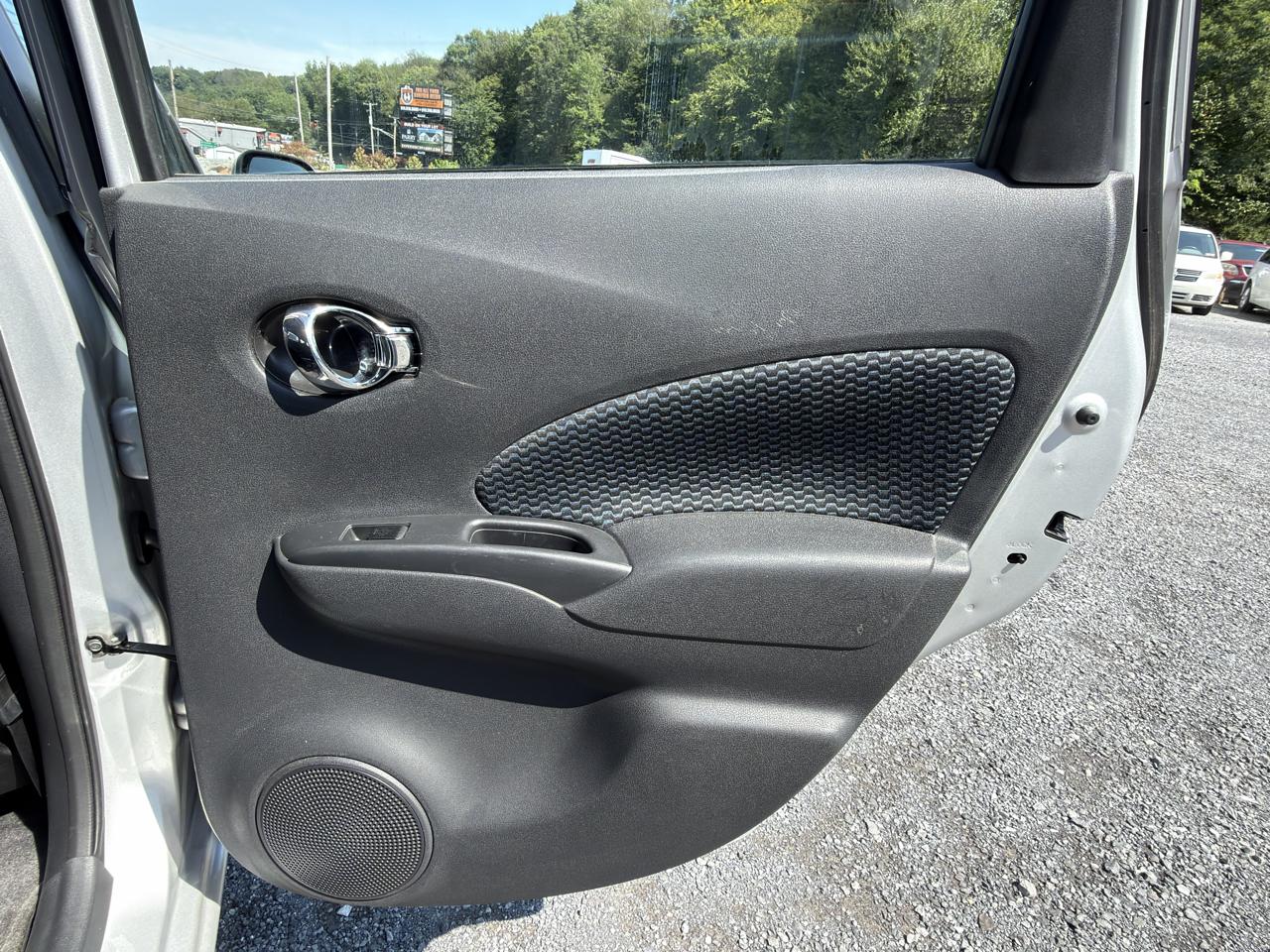 Nissan Versa Note 5dr HB CVT 1.6 SV 2014