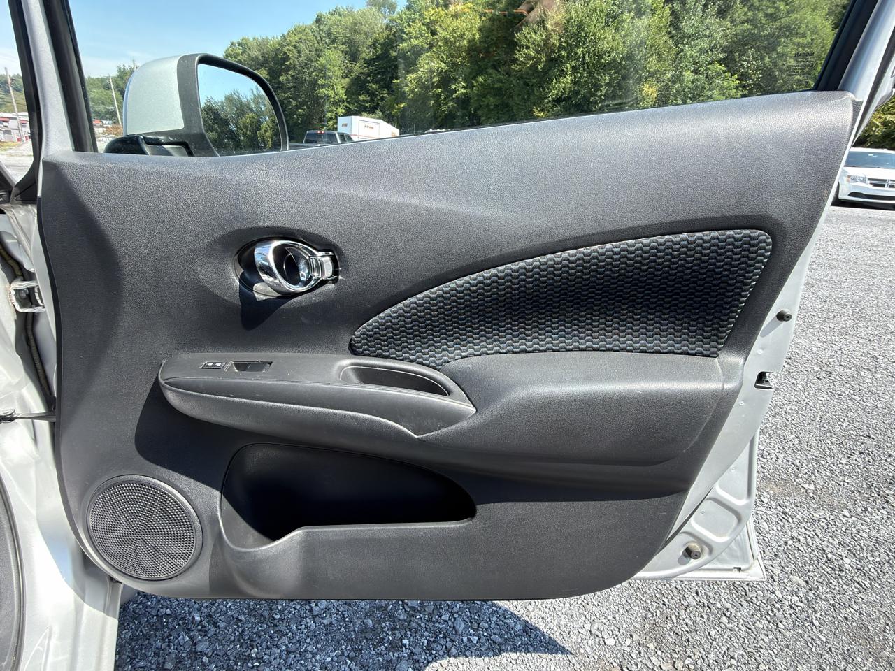 Nissan Versa Note 5dr HB CVT 1.6 SV 2014