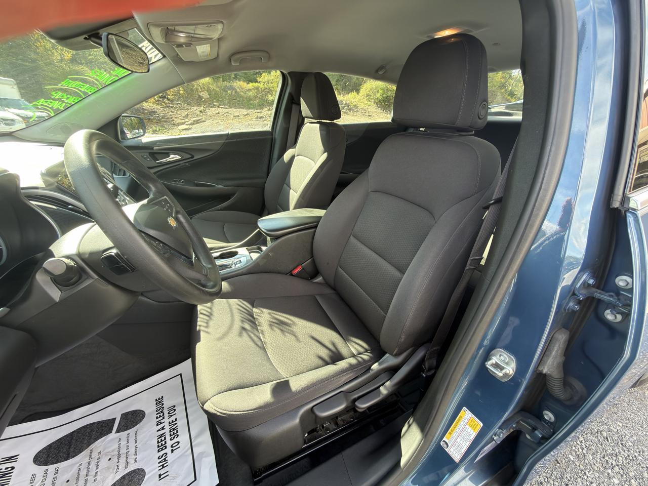 Chevrolet Malibu 4dr Sdn LS w/1FL 2024