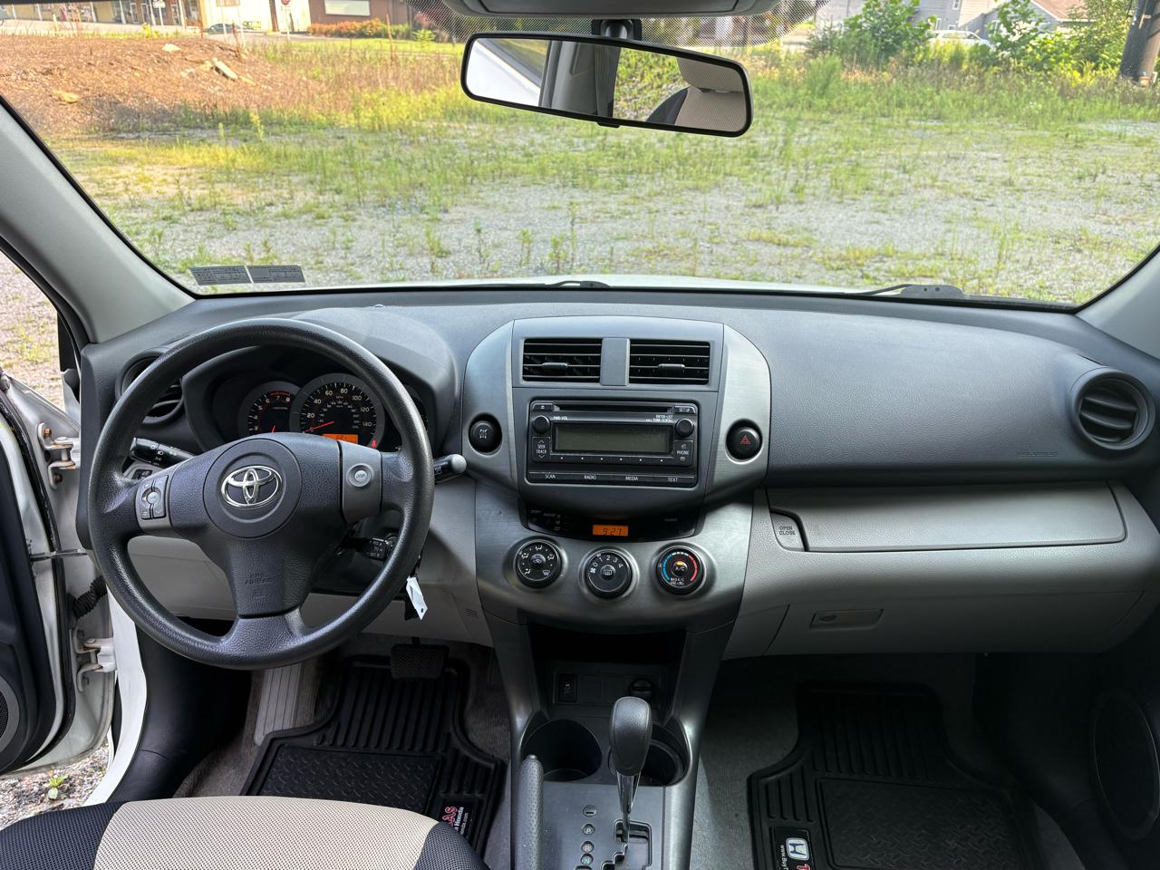 Toyota RAV4 4WD 4dr V6 (Natl) 2012
