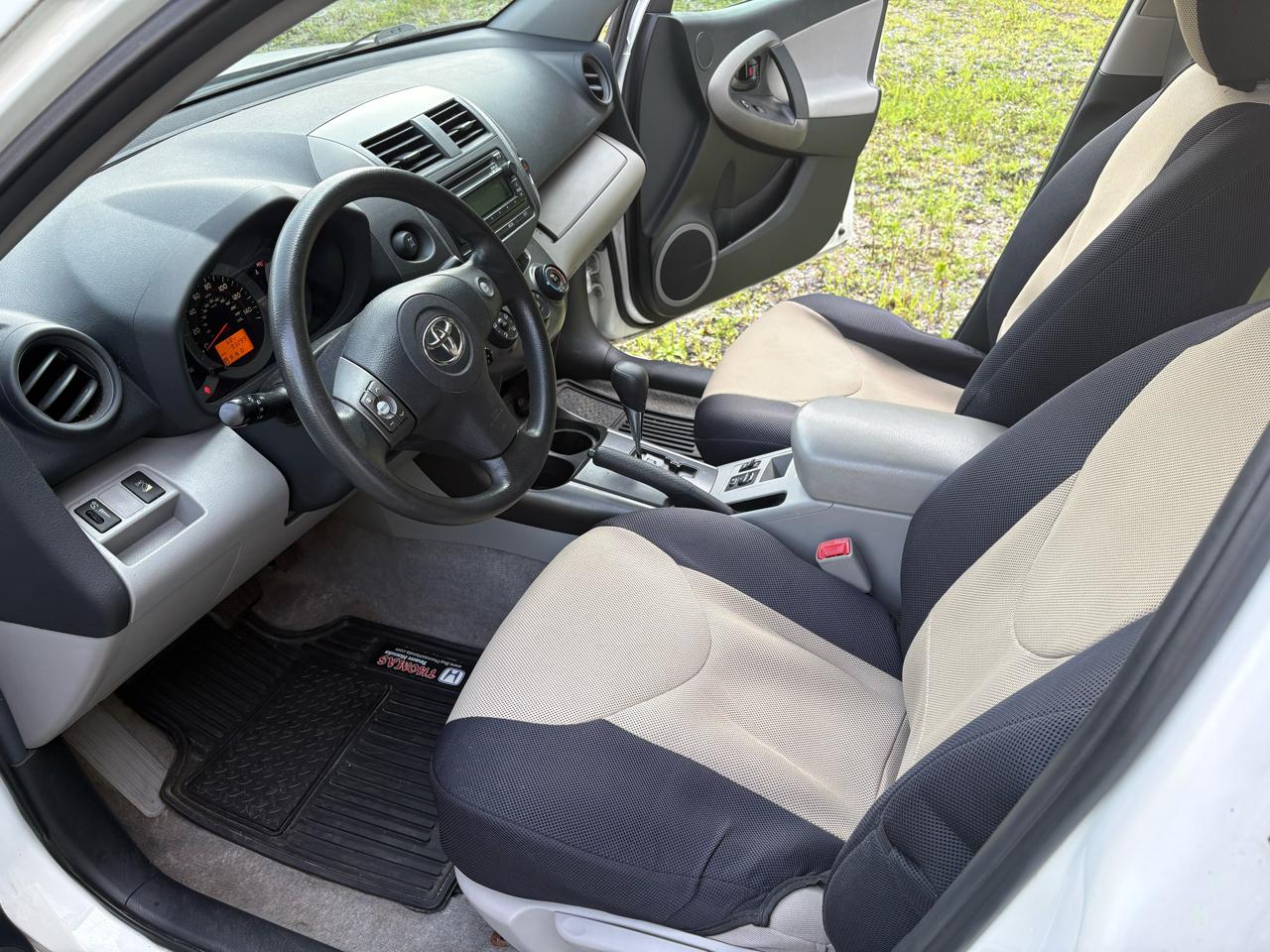 Toyota RAV4 4WD 4dr V6 (Natl) 2012