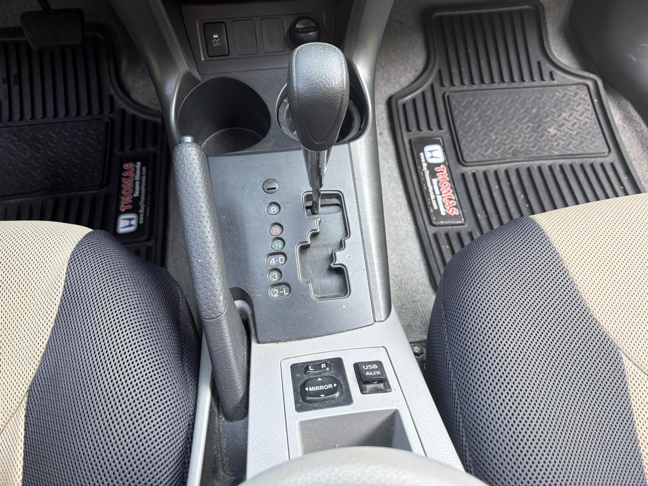Toyota RAV4 4WD 4dr V6 (Natl) 2012