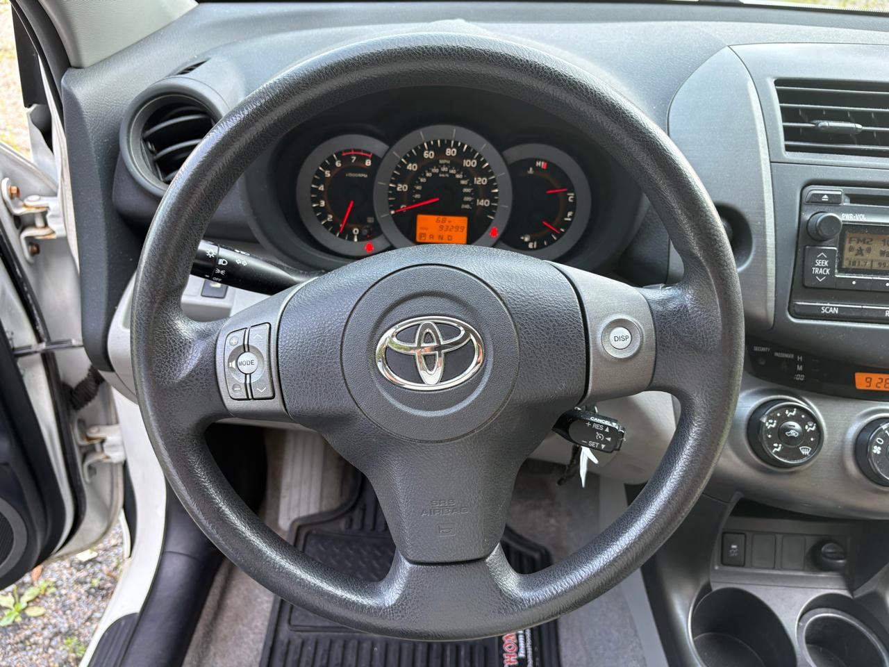 Toyota RAV4 4WD 4dr V6 (Natl) 2012