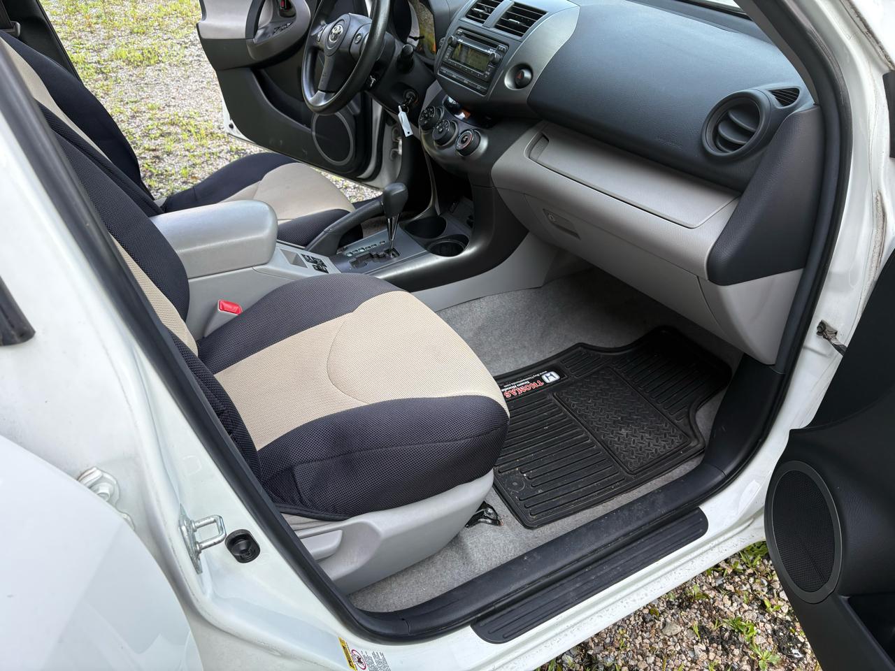 Toyota RAV4 4WD 4dr V6 (Natl) 2012