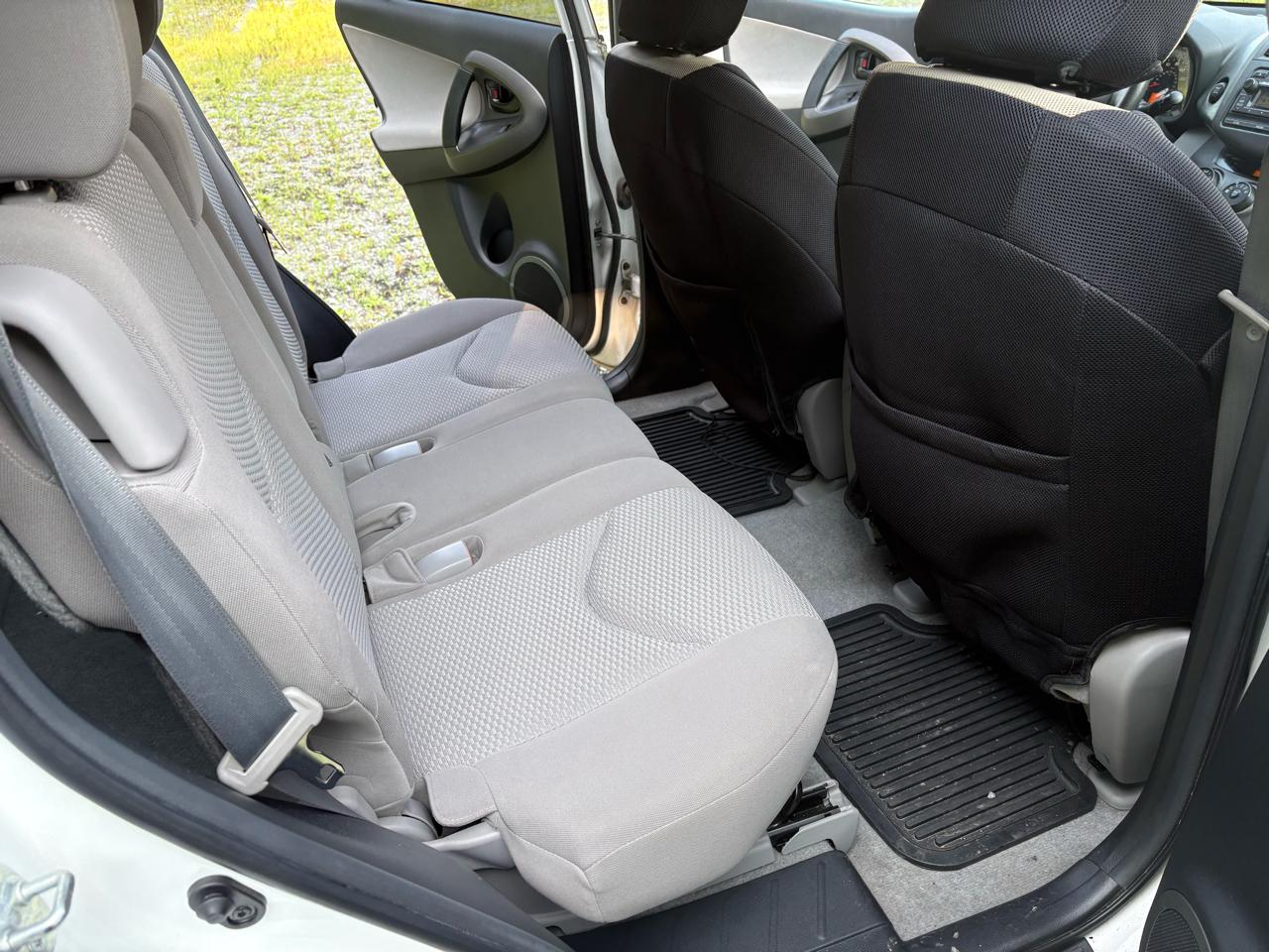 Toyota RAV4 4WD 4dr V6 (Natl) 2012