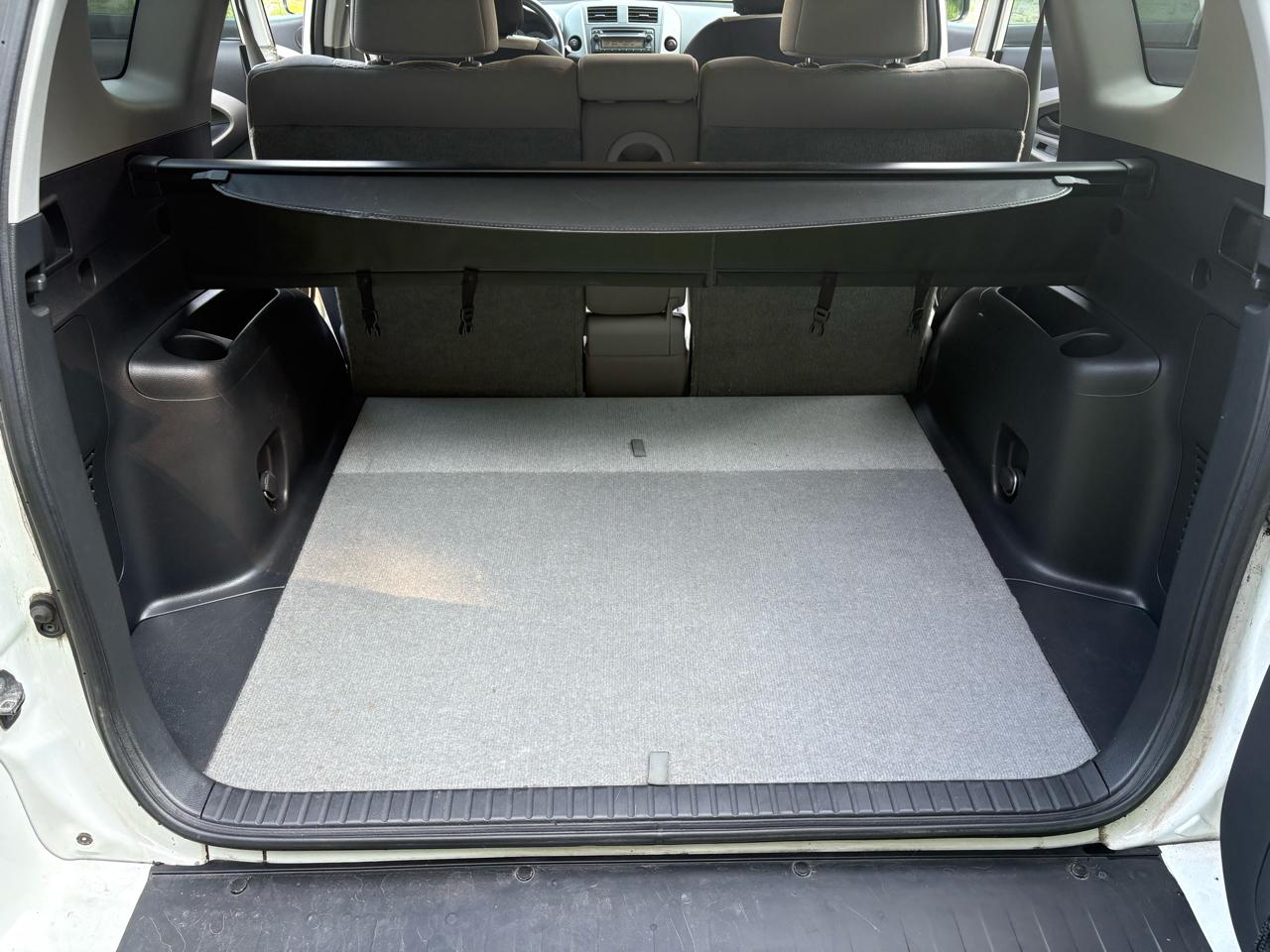 Toyota RAV4 4WD 4dr V6 (Natl) 2012