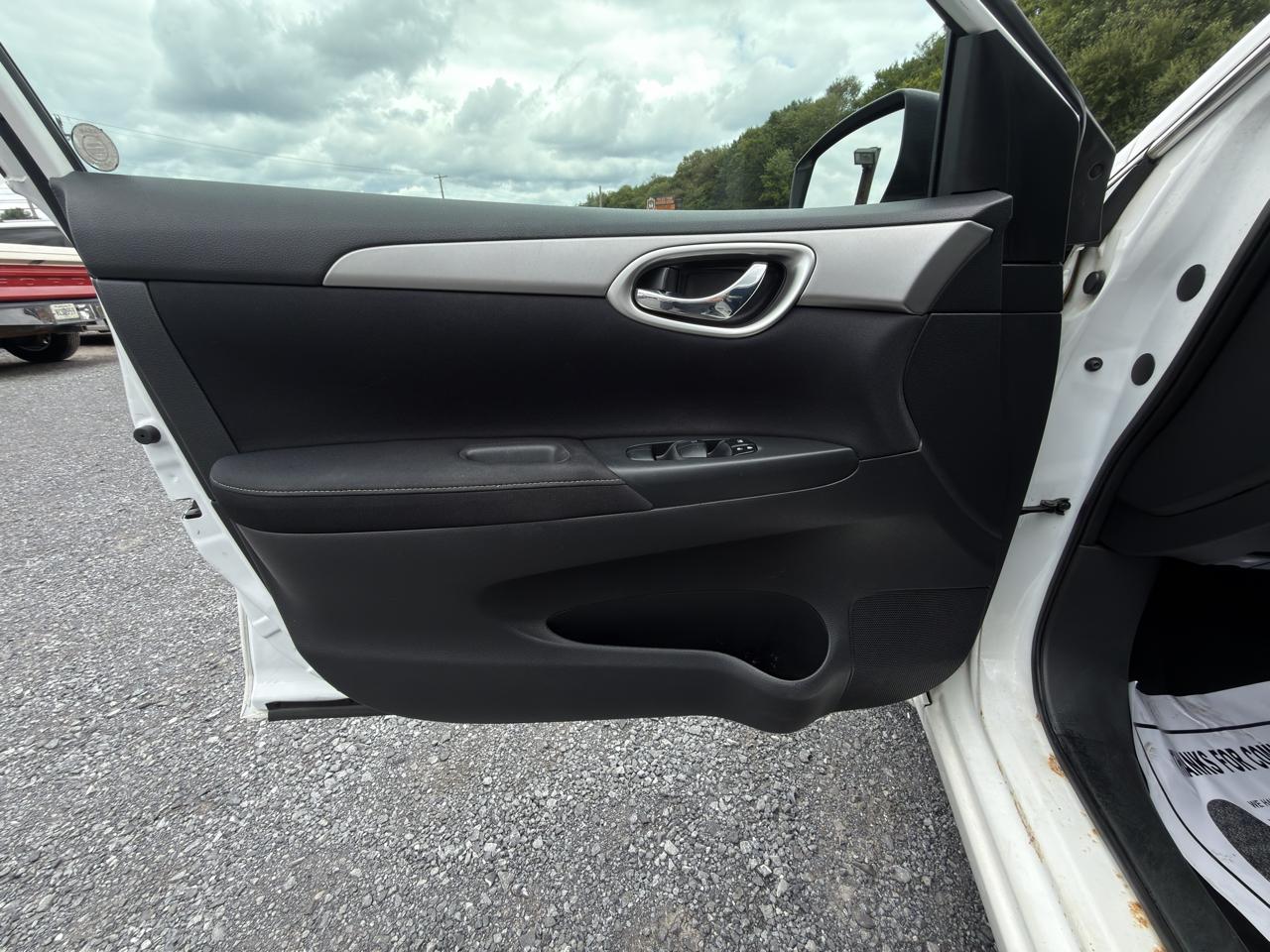 Nissan Sentra 4dr Sdn I4 CVT S 2014