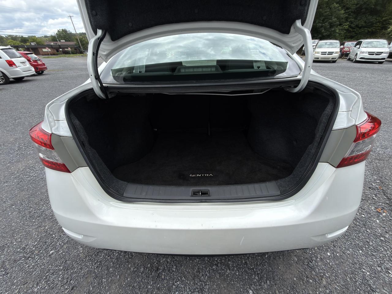 Nissan Sentra 4dr Sdn I4 CVT S 2014