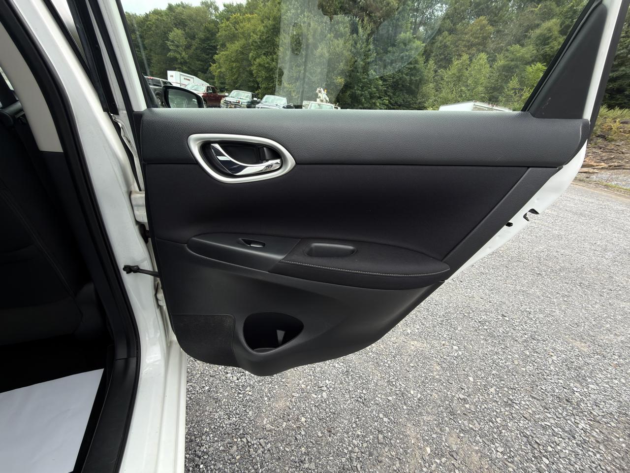 Nissan Sentra 4dr Sdn I4 CVT S 2014