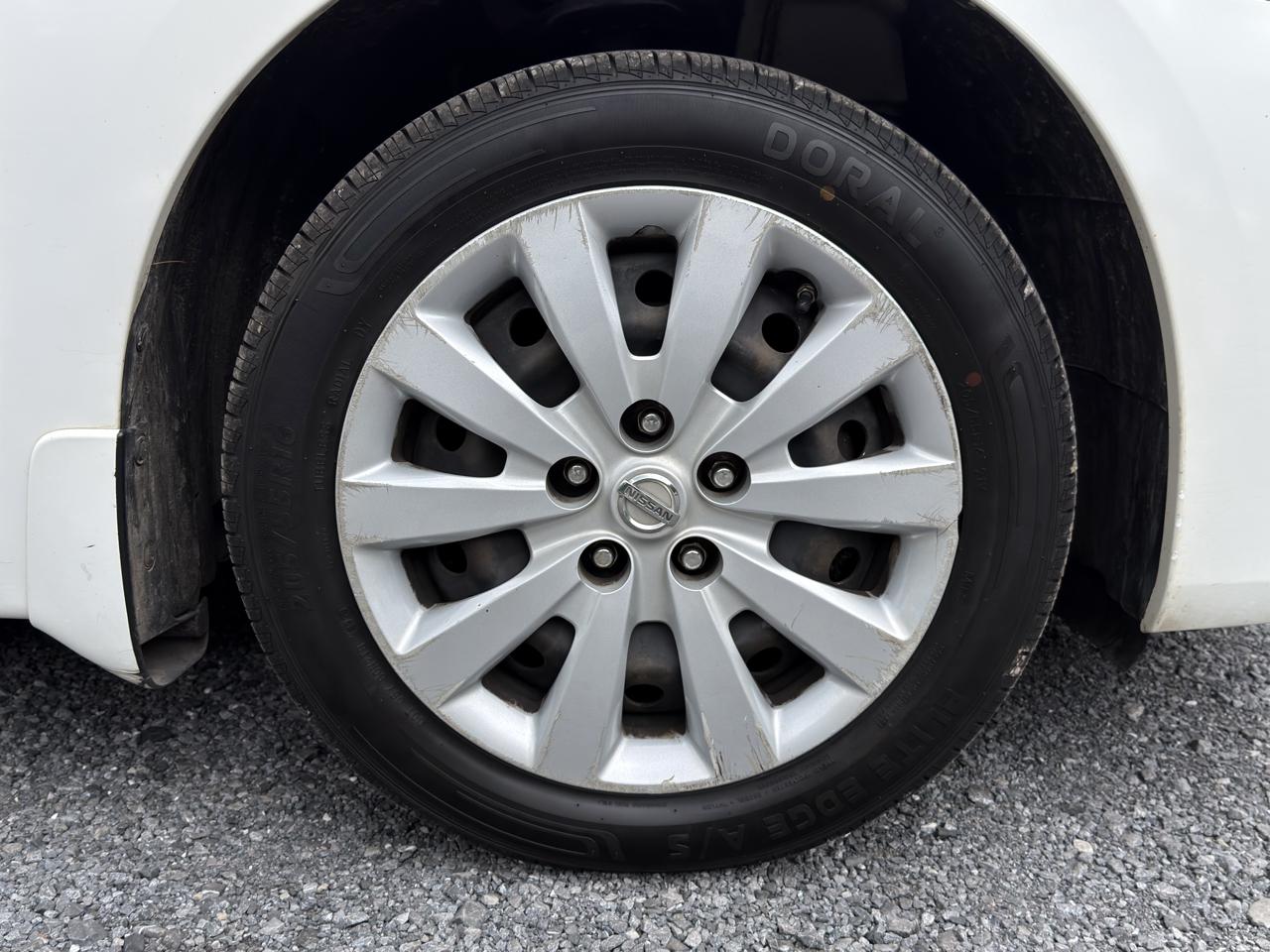 Nissan Sentra 4dr Sdn I4 CVT S 2014