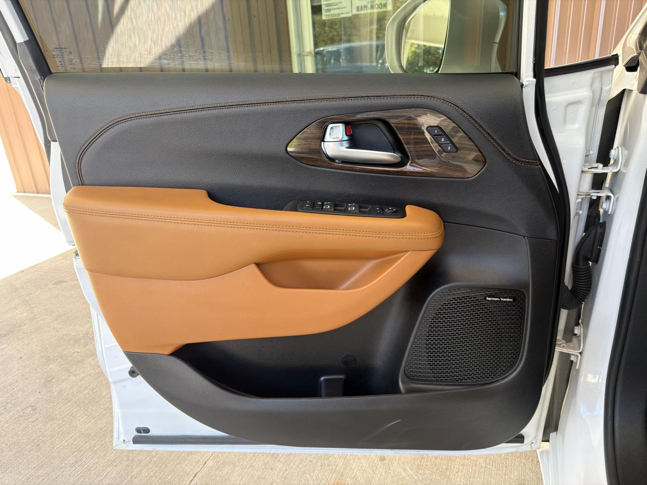 Chrysler Pacifica Pinnacle AWD 2022