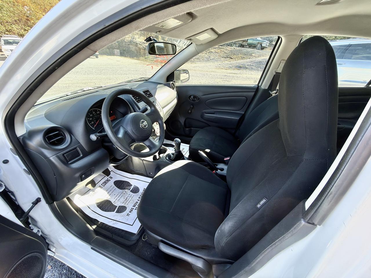 Nissan Versa 4dr Sdn Manual 1.6 S 2012
