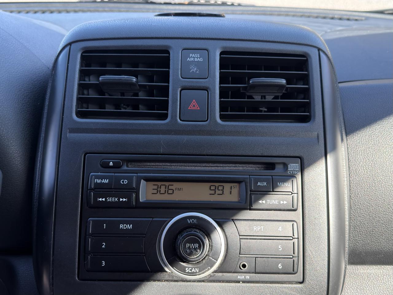 Nissan Versa 4dr Sdn Manual 1.6 S 2012