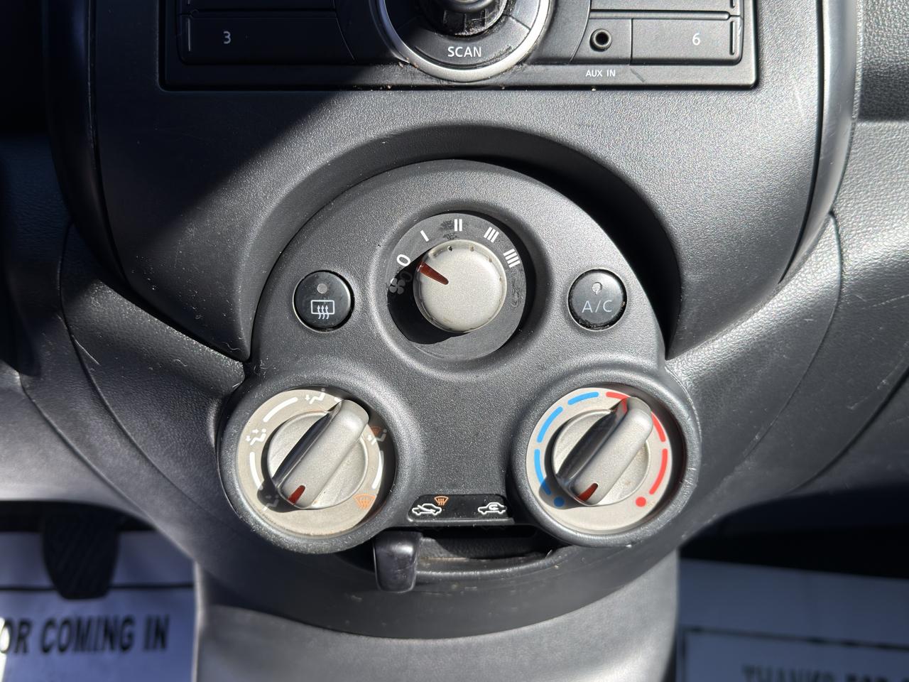 Nissan Versa 4dr Sdn Manual 1.6 S 2012