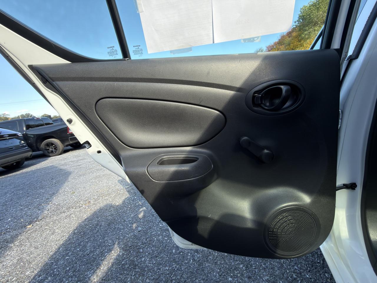 Nissan Versa 4dr Sdn Manual 1.6 S 2012