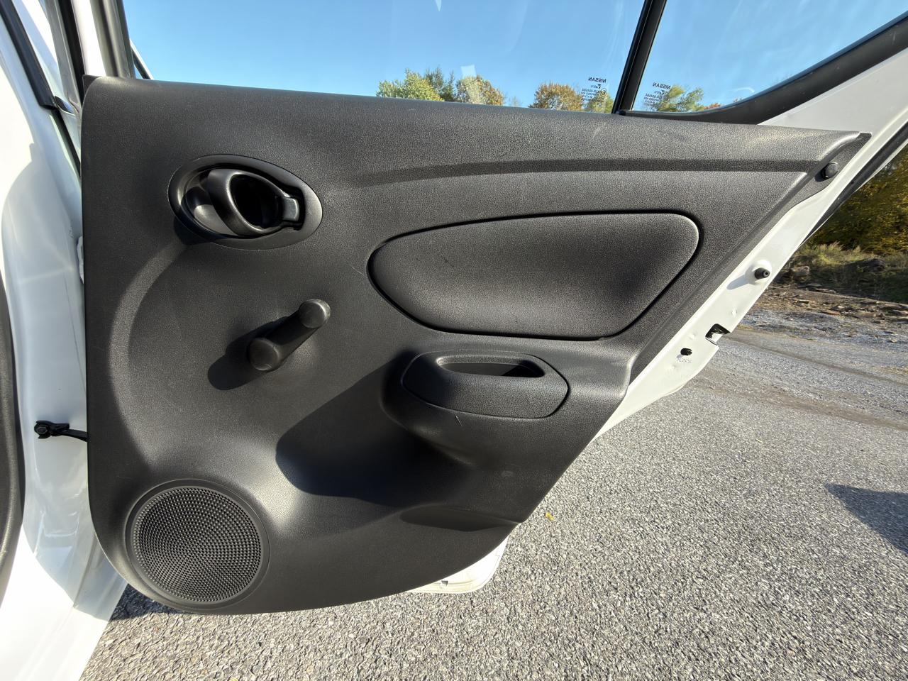 Nissan Versa 4dr Sdn Manual 1.6 S 2012